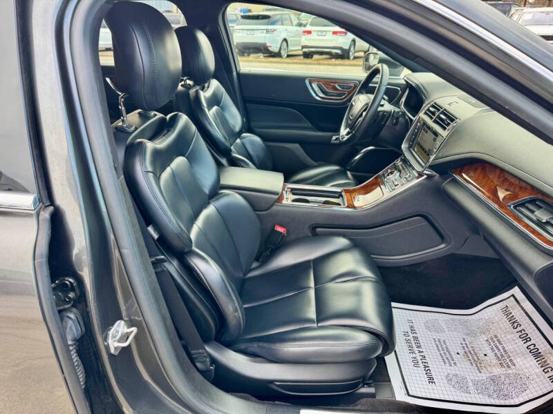 2017 Lincoln Continental Premiere