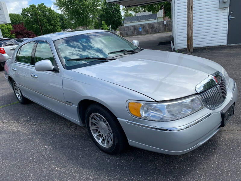 2000 Lincoln Town Car for sale at Americars LLC in Saint Paul MN