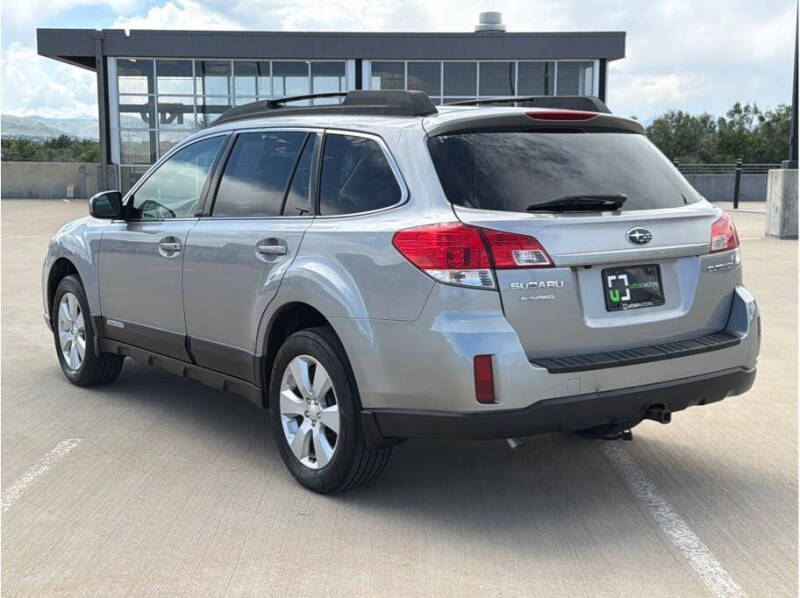2010 Subaru Outback 2.5i Limited
