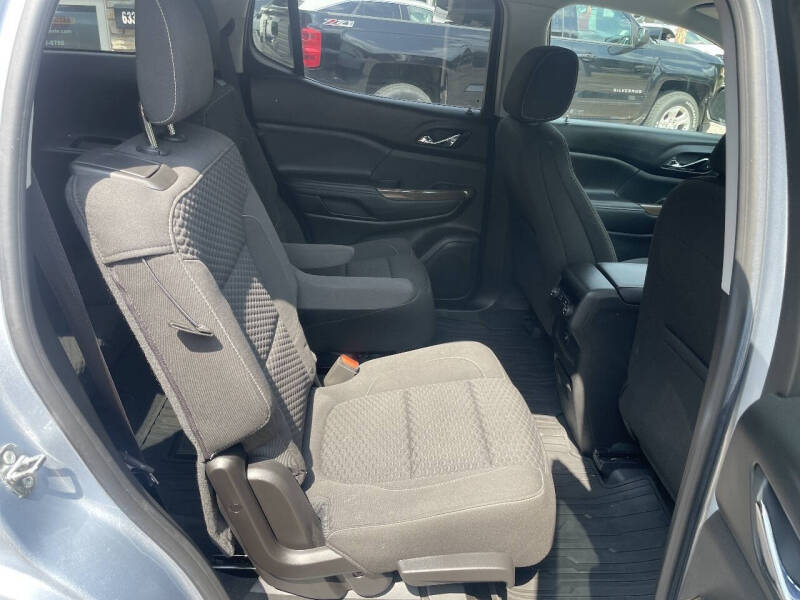 2017 GMC Acadia SLE-2