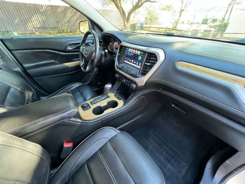 2017 GMC Acadia Denali