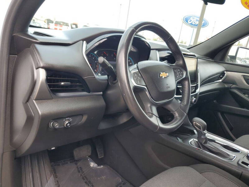 2022 Chevrolet Traverse LT Cloth