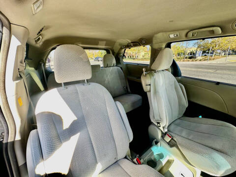 2012 Toyota Sienna