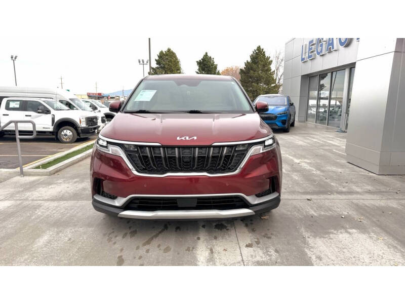 2024 Kia Carnival EX