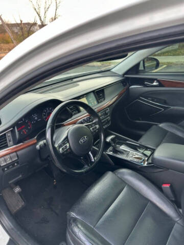 2017 Kia Cadenza Premium