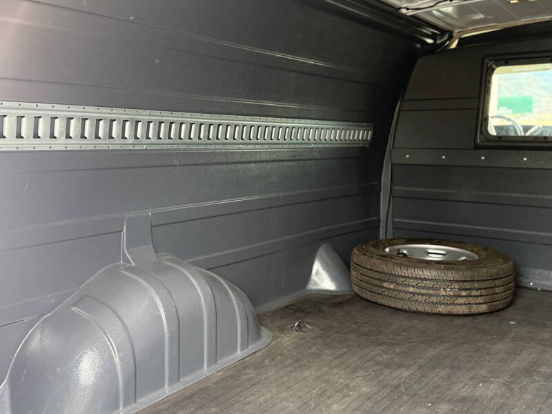 2022 Chevrolet Express 2500