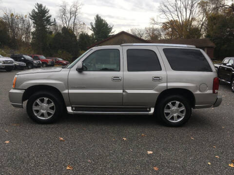 2005 Cadillac Escalade for sale at Lou Rivers Used Cars in Palmer MA