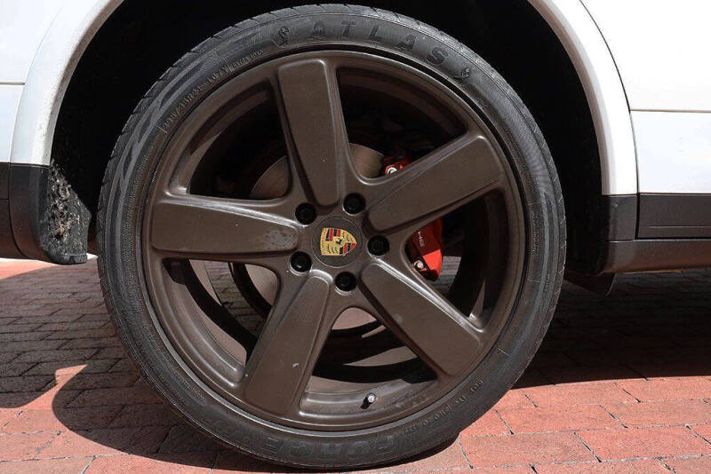 2018 Porsche Cayenne Platinum Edition