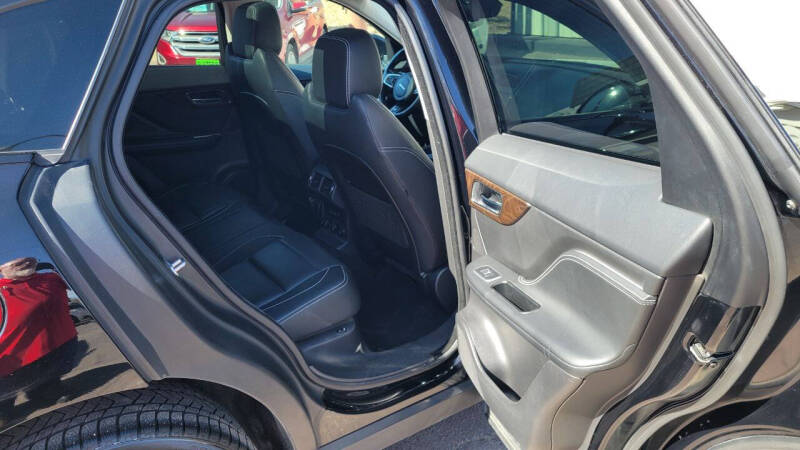 2017 Jaguar F-PACE 35t R-Sport