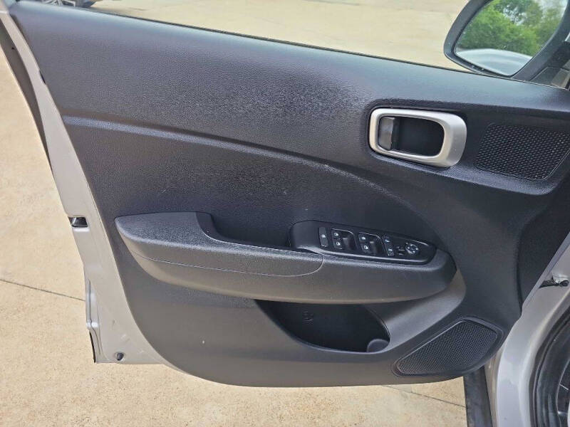 2025 Hyundai Venue SE