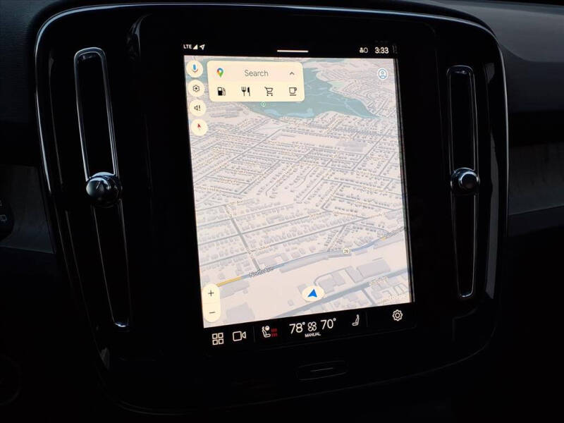 2025 Volvo XC40 B5 Plus Bright Theme