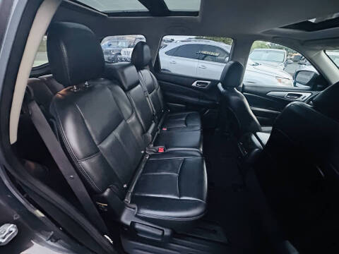 2017 Nissan Pathfinder SL