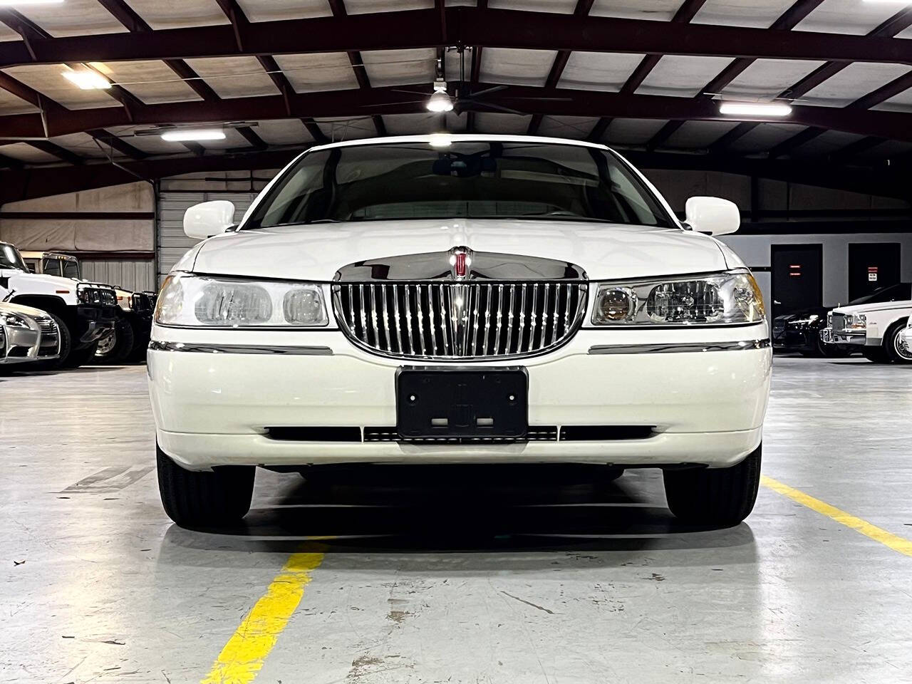 2002 Lincoln Town Car for sale at Carnival Car Company in Victoria, TX