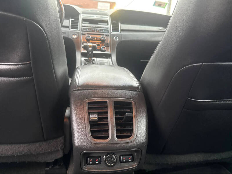 2011 Ford Taurus Limited