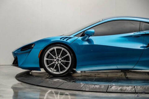 2024 McLaren Artura