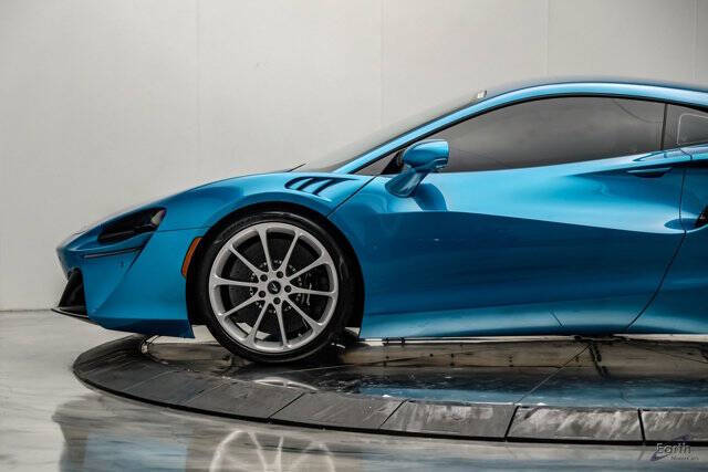 2024 McLaren Artura
