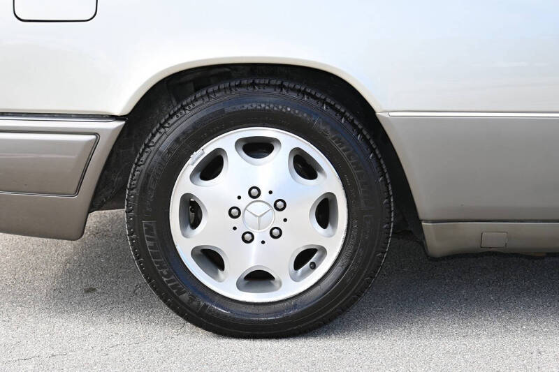 1995 Mercedes-Benz E-Class E 320