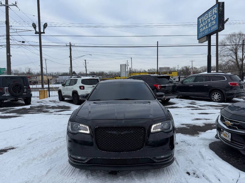 2018 Chrysler 300 S's photo