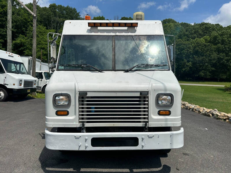 2016 Freightliner MT45 Chassis