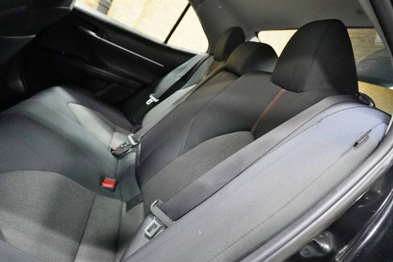 2018 Toyota Camry Hybrid LE