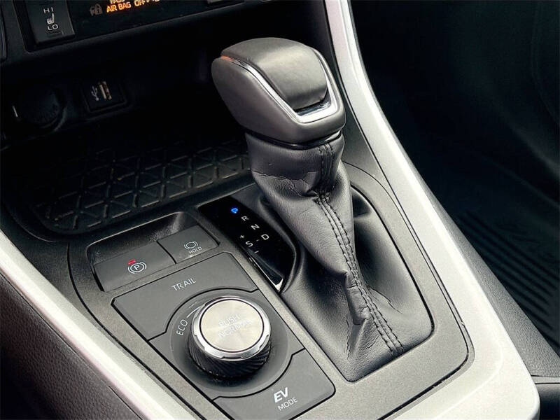 2025 Toyota RAV4 Hybrid XSE