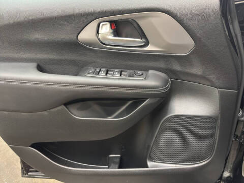 2026 Chrysler Voyager LX