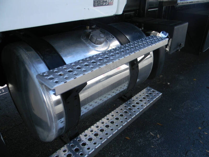 2012 Freightliner M2 112