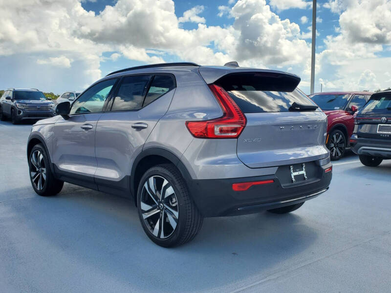 2026 Volvo XC40 B4 Plus
