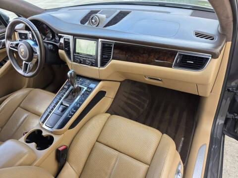 2016 Porsche Macan Turbo