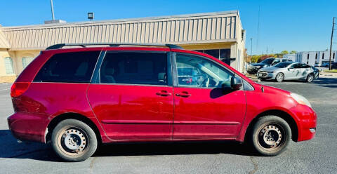 2010 Toyota Sienna LE 7-Passenger