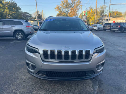 2019 Jeep Cherokee for sale at DTH FINANCE LLC in Toledo OH