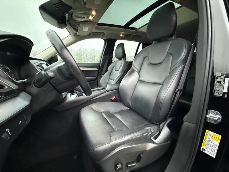 2016 Volvo XC90 T5 Momentum