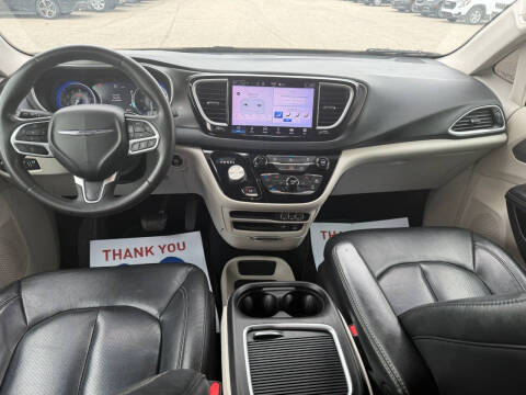 2022 Chrysler Pacifica Touring L
