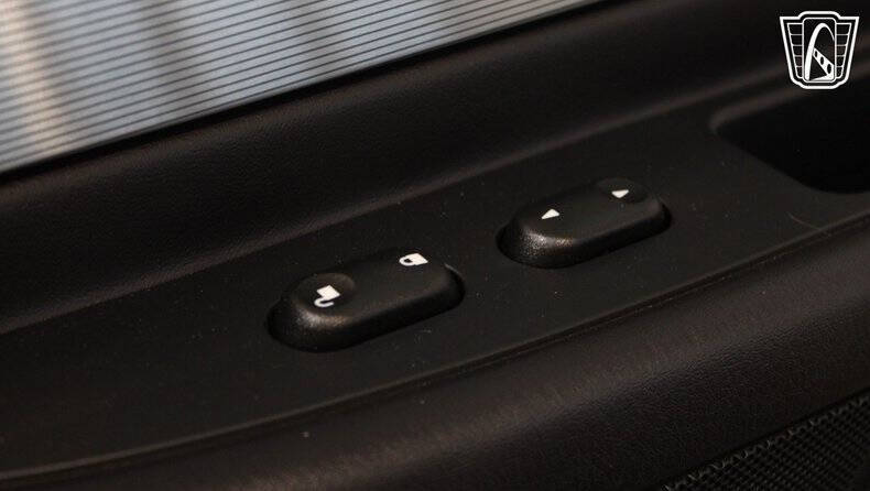 2004 Ford Thunderbird Deluxe