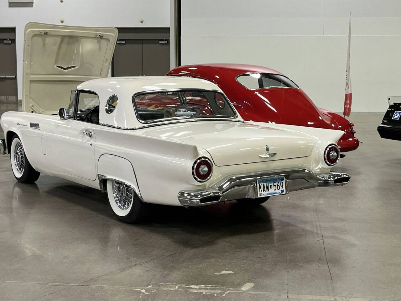 1957 Ford Thunderbird 10