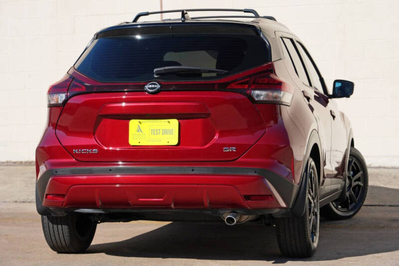 2023 Nissan Kicks SR