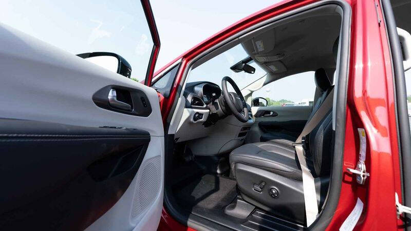 2024 Chrysler Pacifica Touring L