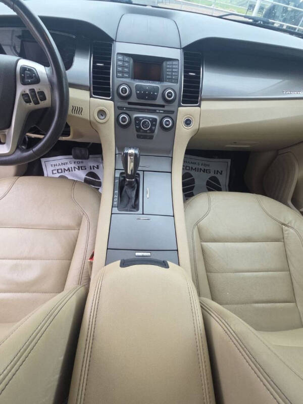 2014 Ford Taurus SEL