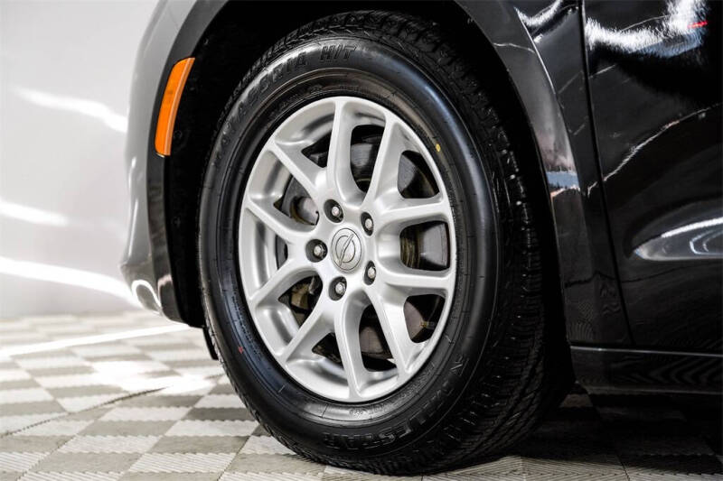 2020 Chrysler Voyager LXi