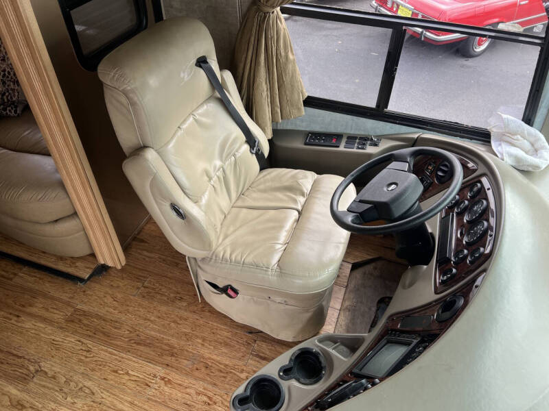 2005 Freightliner xc37