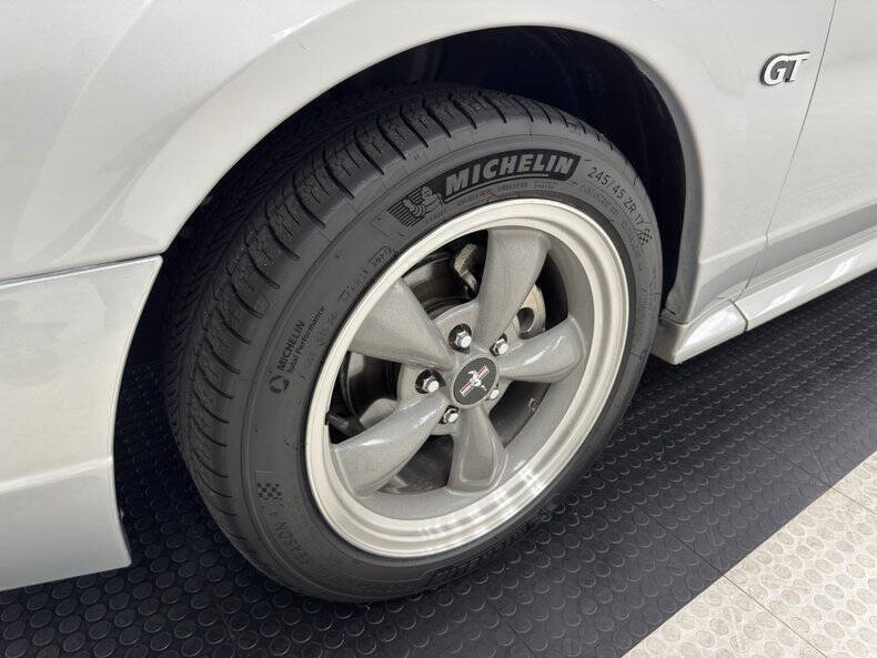 2002 Ford Mustang GT Deluxe