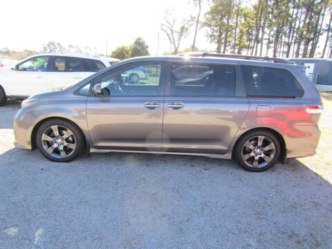 2015 Toyota Sienna SE 8-Passenger