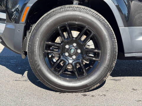 2024 Land Rover Defender 110 P300 S