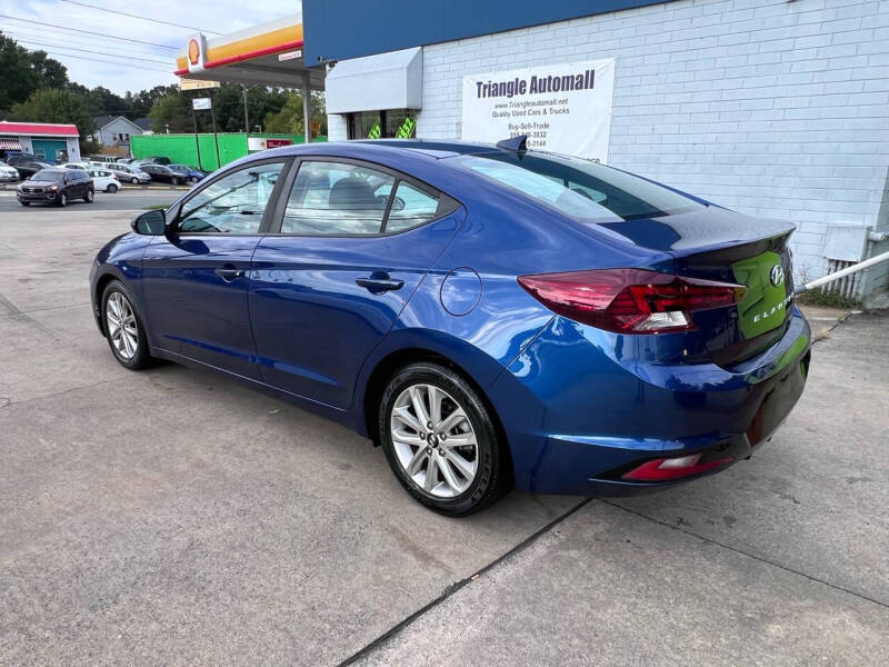 2019 Hyundai Elantra SEL photo 19