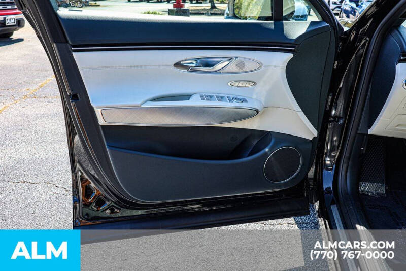 2024 Genesis Electrified GV70