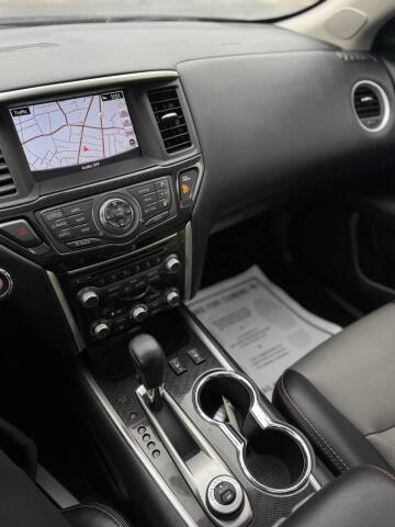 2020 Nissan Pathfinder SL