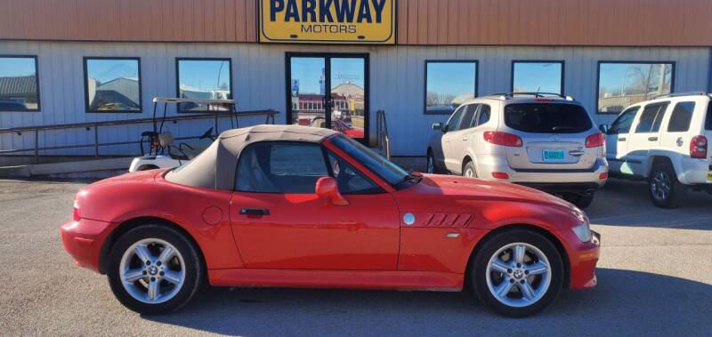 2000 BMW Z3 for sale at Parkway Motors in Springfield IL