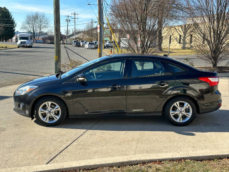 2014 Ford Focus SE photo 8