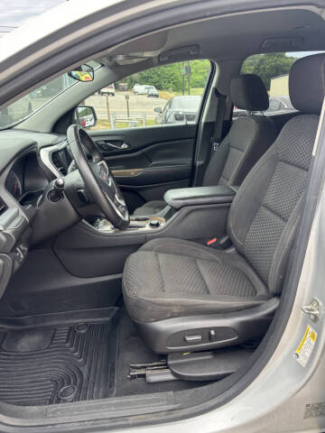 2017 GMC Acadia SLE-2