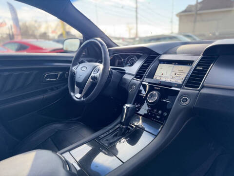 2016 Ford Taurus SHO